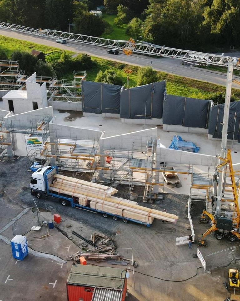 instagram post HOLZBAU TRIFFT FUNKTION
B